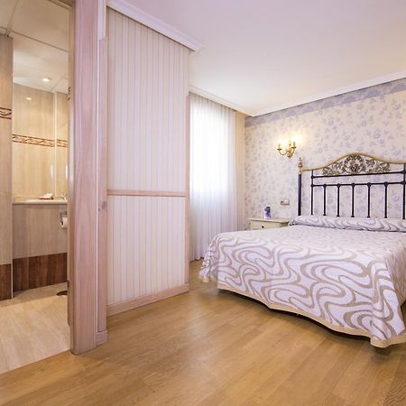 Hotel Julia Aranda de Duero Dış mekan fotoğraf