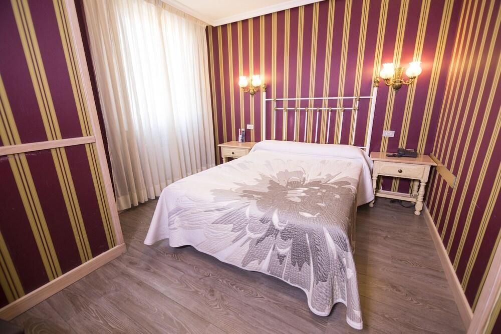 Hotel Julia Aranda de Duero Dış mekan fotoğraf