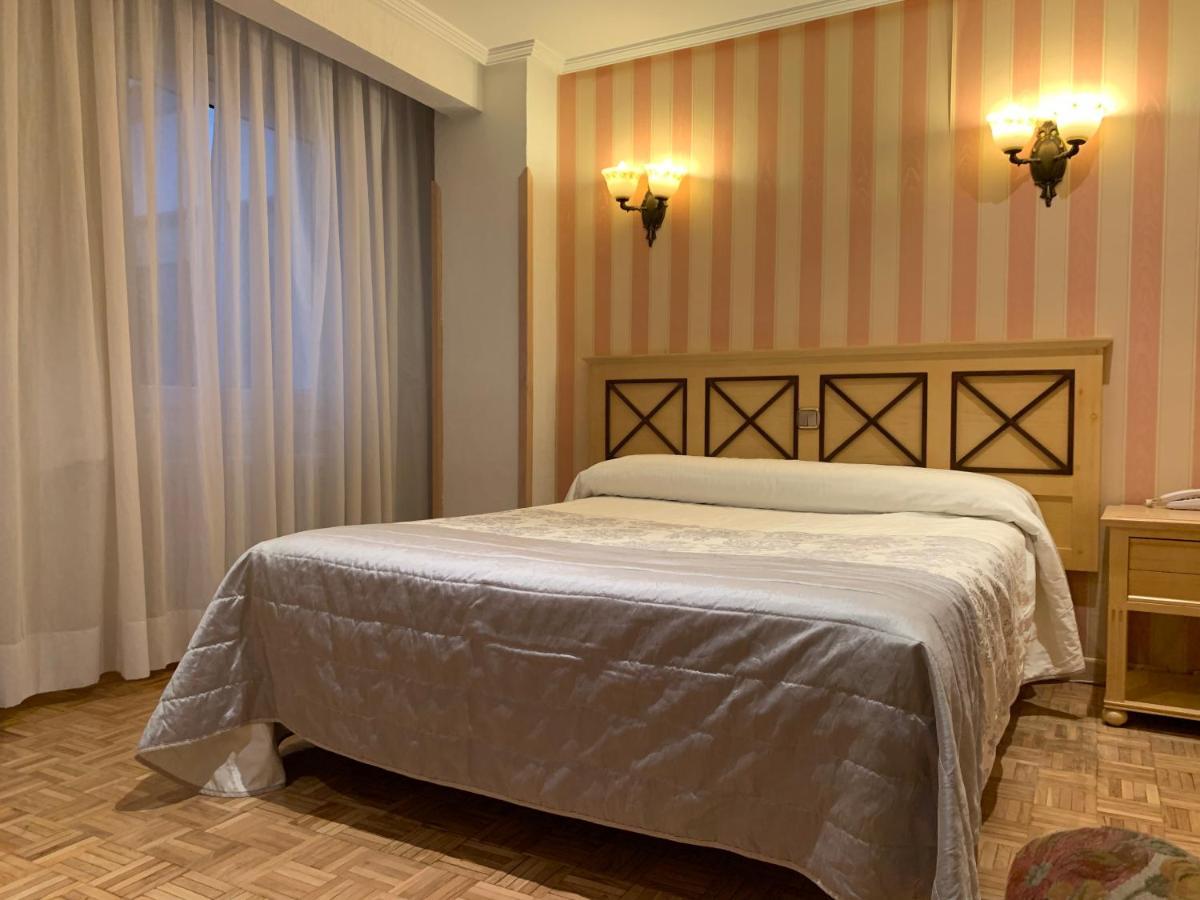 Hotel Julia Aranda de Duero Dış mekan fotoğraf