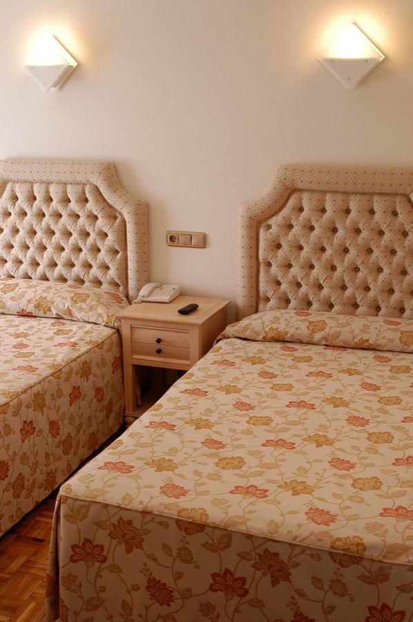 Hotel Julia Aranda de Duero Oda fotoğraf