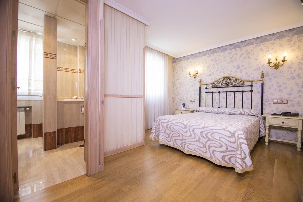 Hotel Julia Aranda de Duero Dış mekan fotoğraf